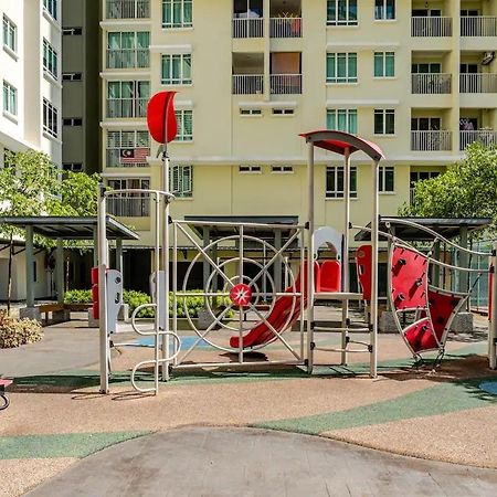 Suasana Residensi Damai Apartment Петалинг Джая Екстериор снимка